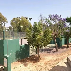 https://alojamiento-con-piscina-y-parking-en-sevilla.es-andalucia.com