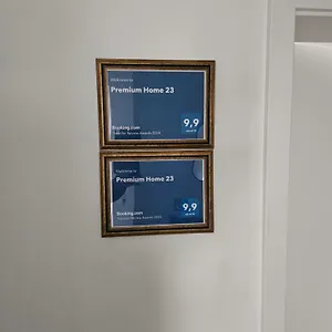 Premium 23 فيلة