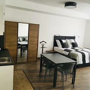 Like , Prága Csehország