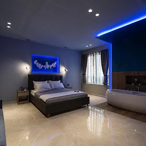 angel-deluxe-apartments-suites.hotelschalkidiki.net/