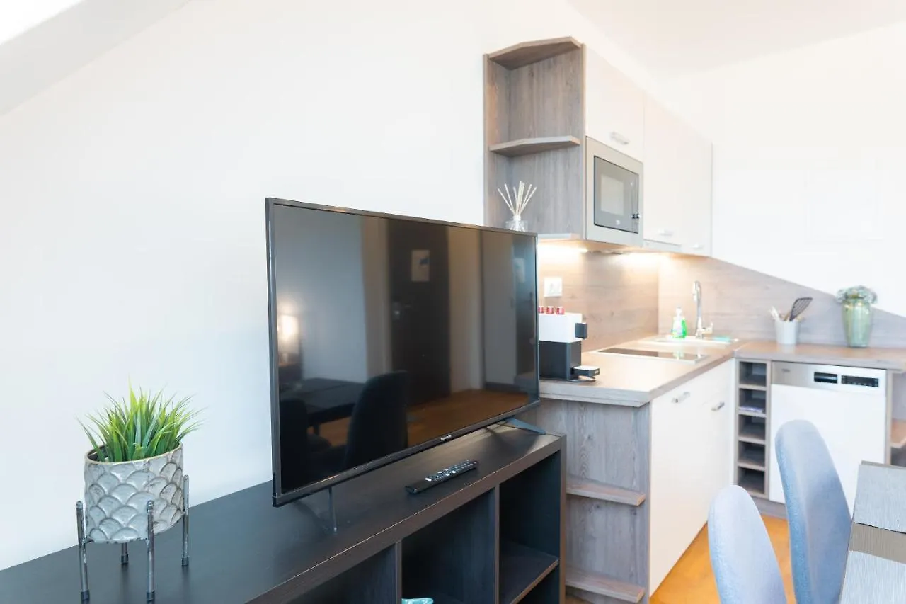 Hotel Triester Viena 0*,